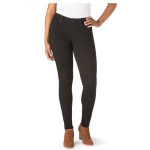 SIGNATURE BY LEVI STRAUSS SKIINY STRETCH JEAN